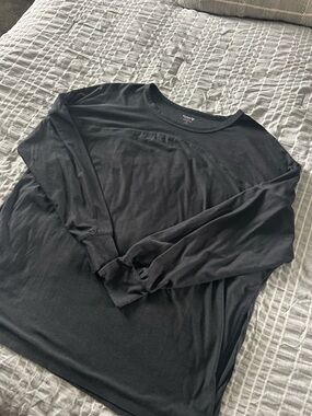 Black Long-Sleeve Crewneck Shirt